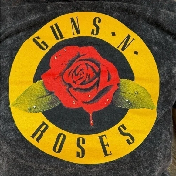 Authentic Vintage Inspired Guns n’ Roses Band Cropped Tee Shirt - Picture 3 of 6